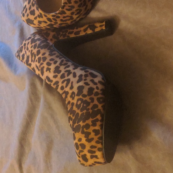Torrid 9.5WW Cheetah Print Torrid Heals Like New Plus Size Heels - Picture 5 of 12